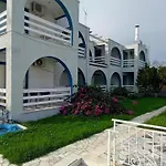 Residencetheo شقة فندقية 3*