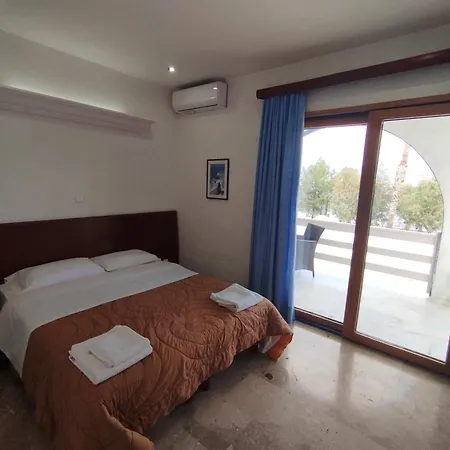 Ξενοδοχείο με διαμερίσματα Residencetheo 3*