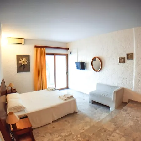 Aparthotel Residencetheo 3*